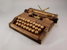 typewriter001b.jpg